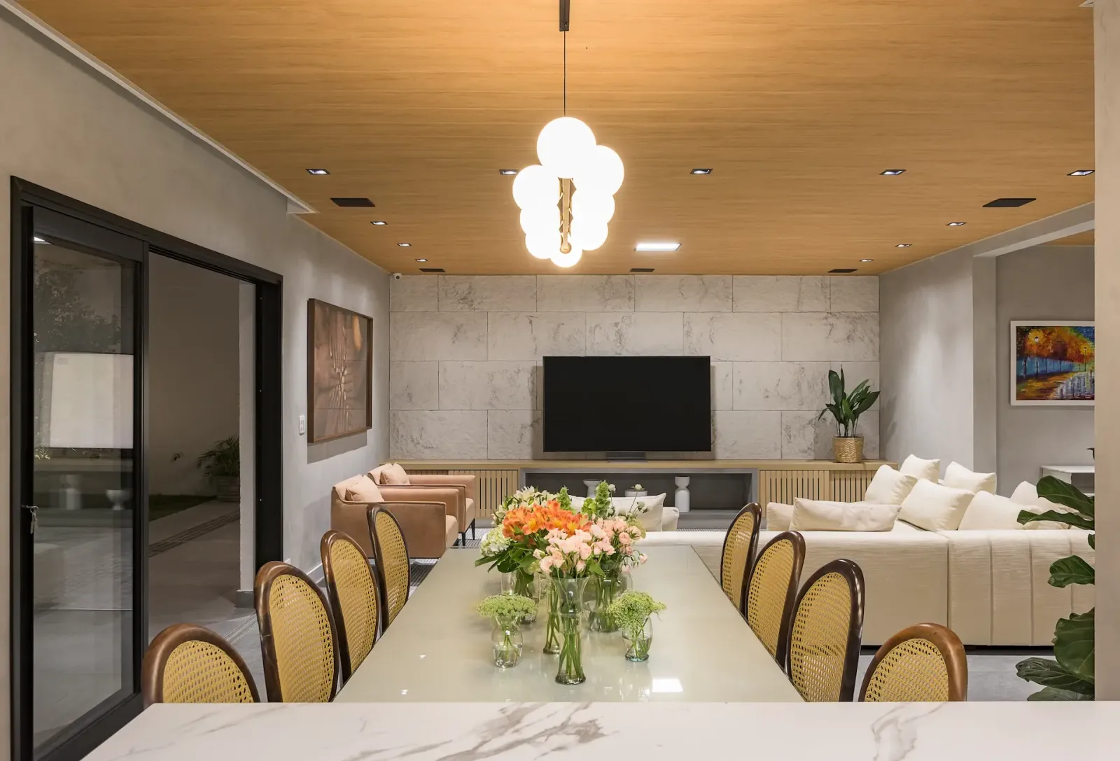 Teto com Forro de PVC branco instalado pela FirmaFloor